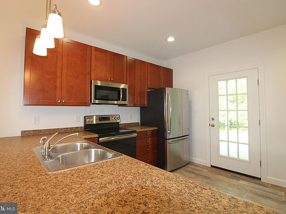 5th image of 105 Koontz St