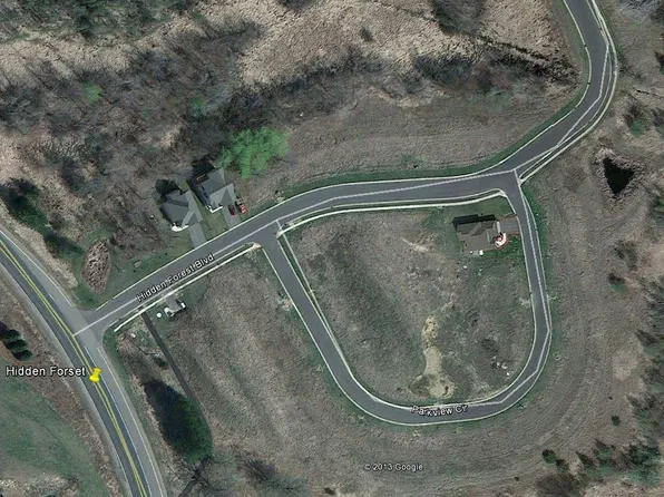 8864 Parkview Cir, Chisago City, MN 55013