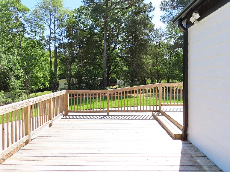 527 Cornelius St — Photo 19