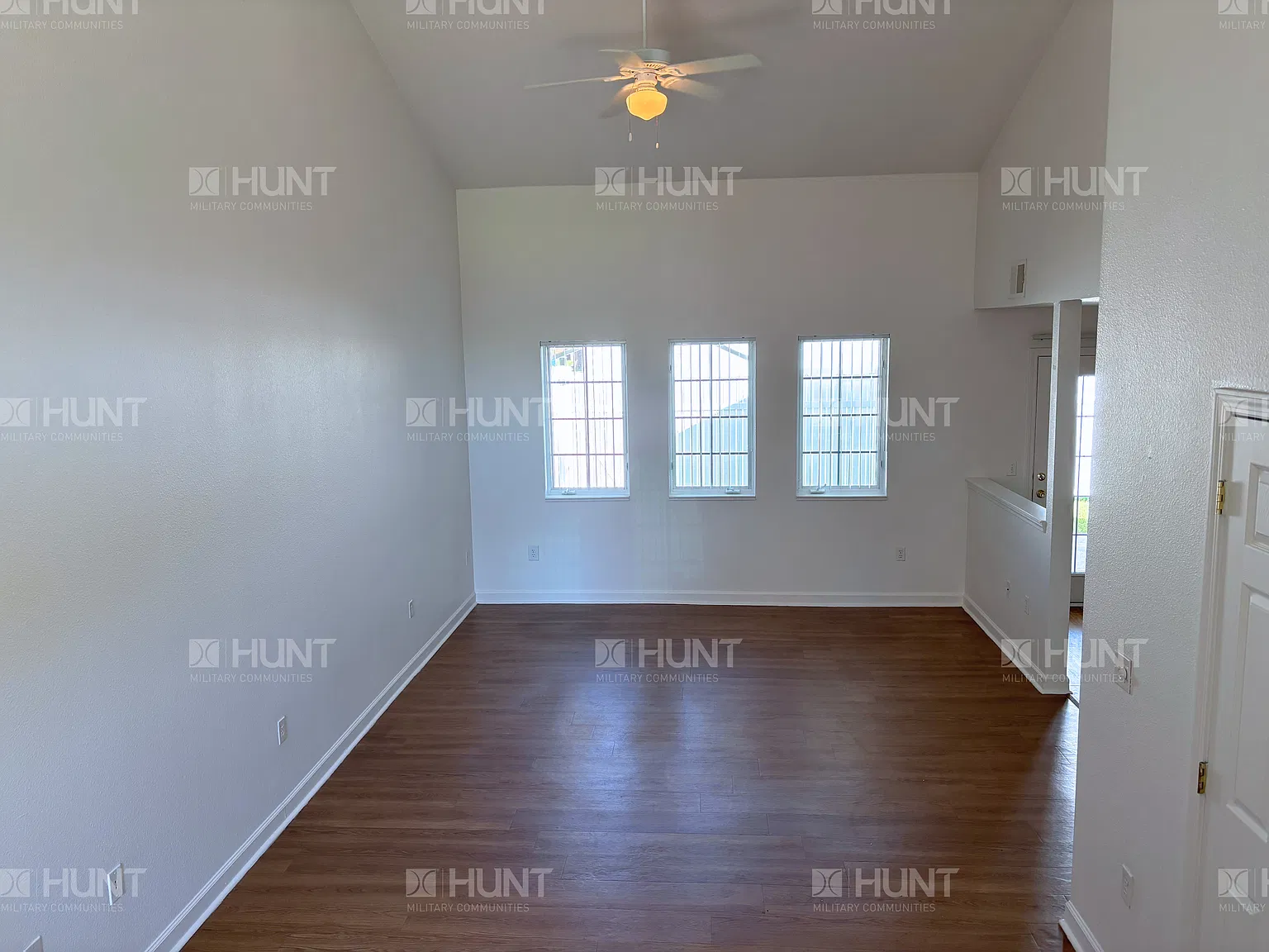 2 bed, 1.5 bath, 1350 sqft, $1,851 — Photo 3