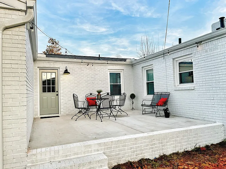 Hammonds Ave NW — Photo 41