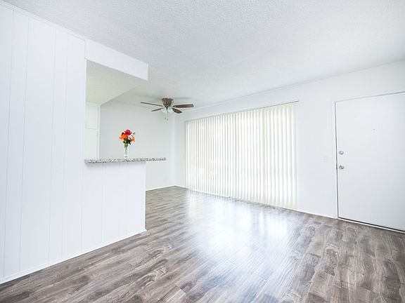 3rd image of 336 S Alexandria Ave #50-29