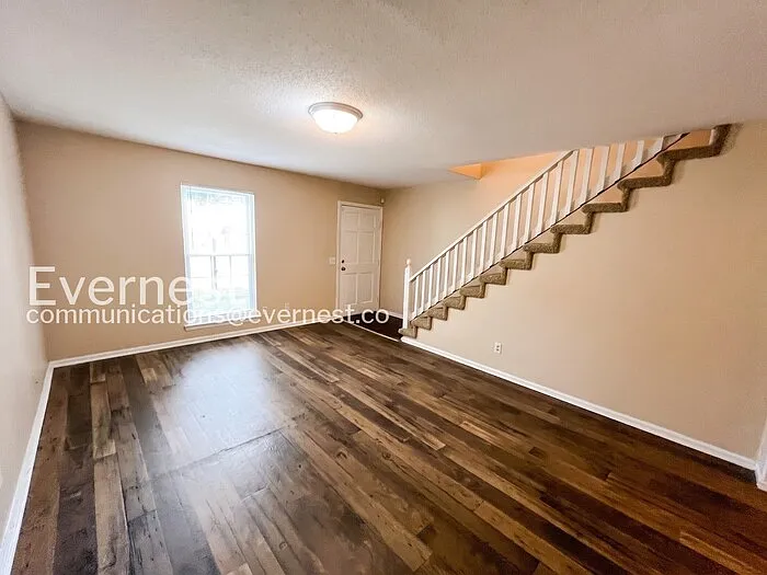 2406 Lyndon Ave #4 — Photo 3
