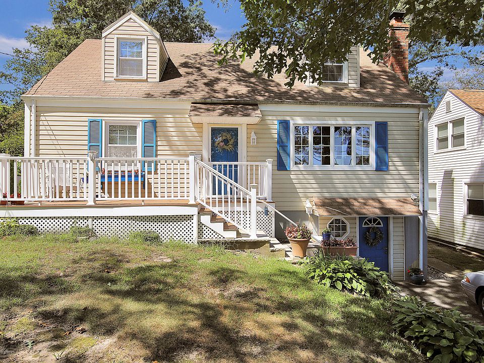 1st image of 112 Pine St