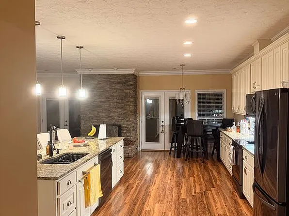 44 Viburnum Way, Pine Mountain, GA 31822