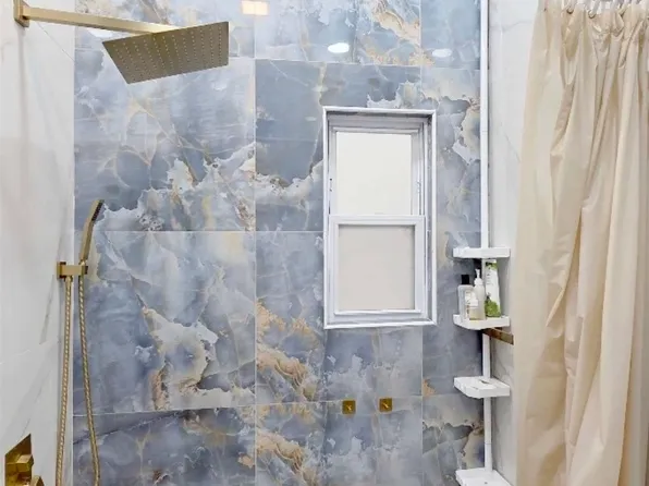 164 Bayview Avenue image 10 of 26