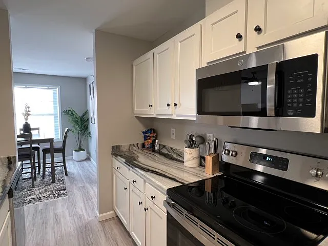 Adam Street Apartments — Photo 16