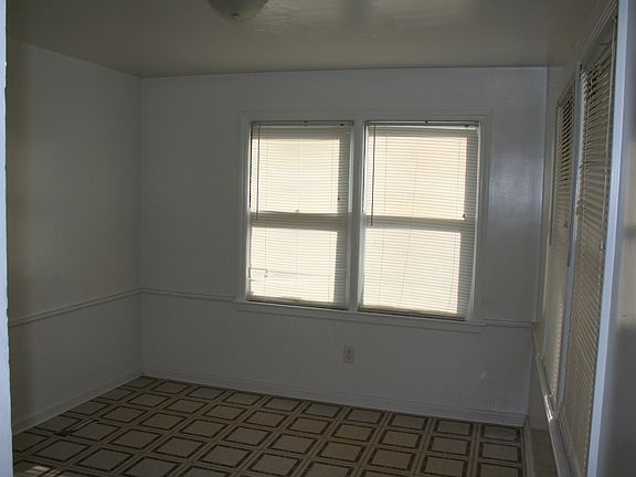 4th image of 7527 Wabash Ave