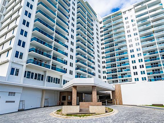 2nd image of 2301 Collins Ave APT 621