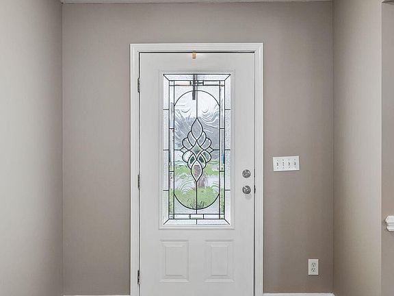 5th image of 124 Huntington Ln