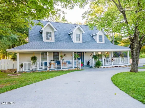 1628 Canal Ln, Dandridge, TN 37725