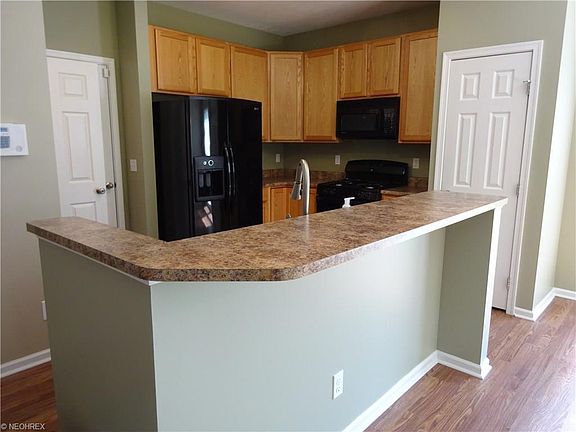 2nd image of 951 Tradewinds Cv Unit F