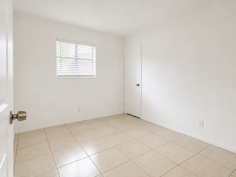 2830 Fillmore St — Photo 11