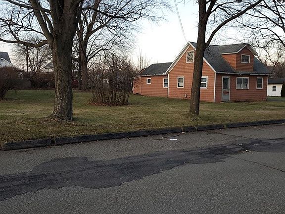 2nd image of 322 Lounsbury Ave