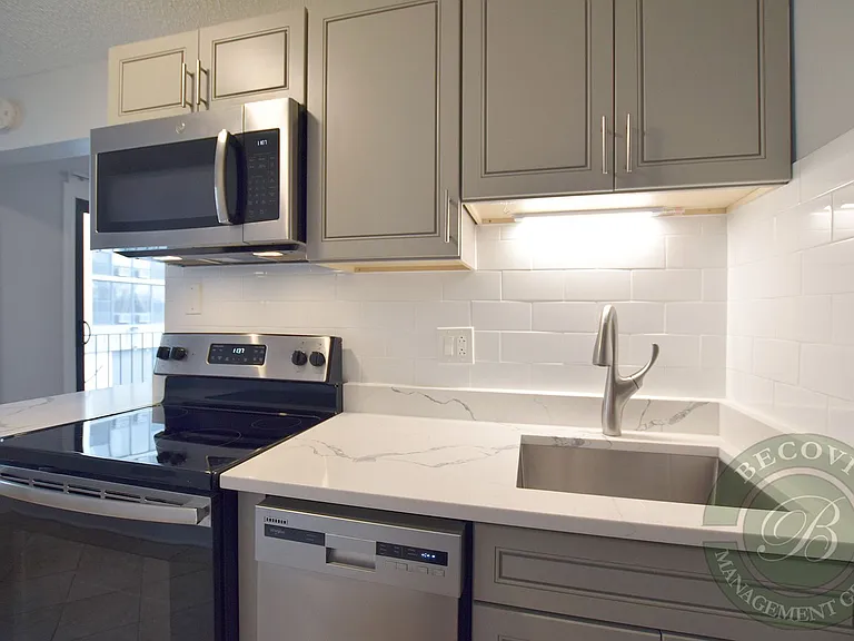 The Legacy HB at Clarendon Park — Photo 33