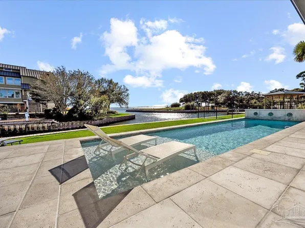 1294 Soundside Landing Ct, Gulf Breeze, FL 32563