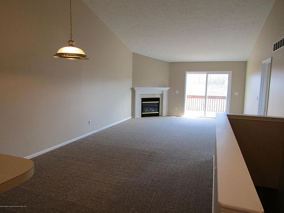 4th image of 205 Barrington Cir #65