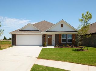 208 Ivory Dr, Yukon, OK 73099