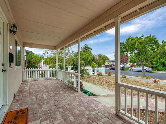2nd image of 2585 Crystal Dr