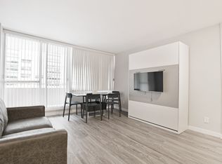 324 Cambridge St N #0, Ottawa, ON K1R 7B5