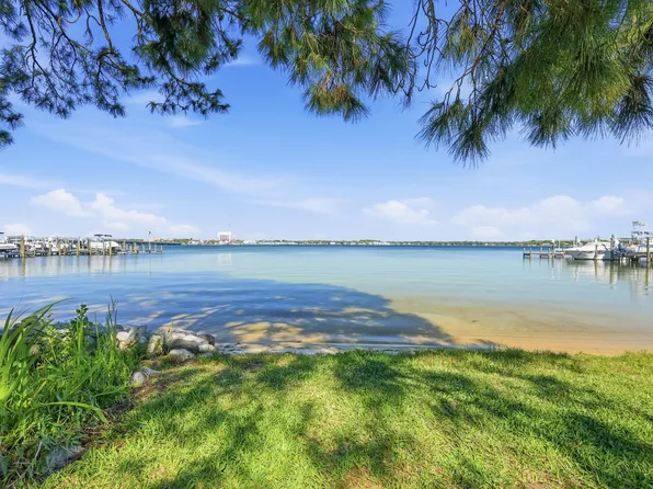 229 Shalimar Dr, Shalimar, FL 32579