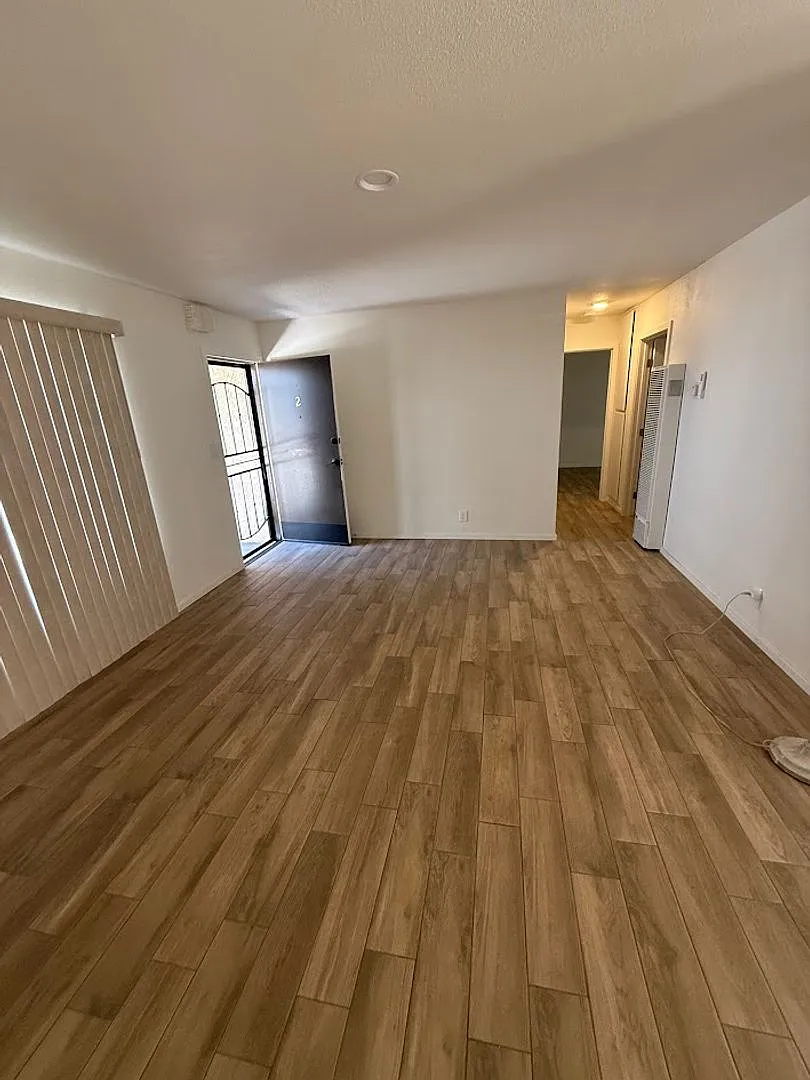 1211 E Appleton St, Long Beach — Photo 2