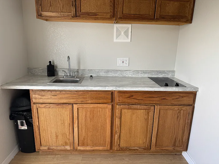 2507 Coronet Ct — Photo 8