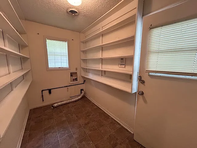 211 Eastwood Dr — Photo 6