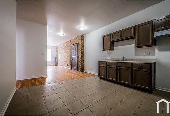 4th image of 6748 S Blackstone Ave
