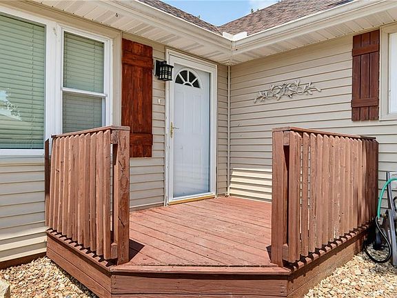 2nd image of 1105 Lake Manor Dr