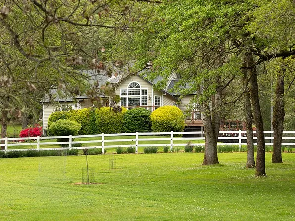 622 Winter Creek Ln, Roseburg, OR 97471