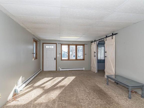 4th image of 713 23rd Ave E