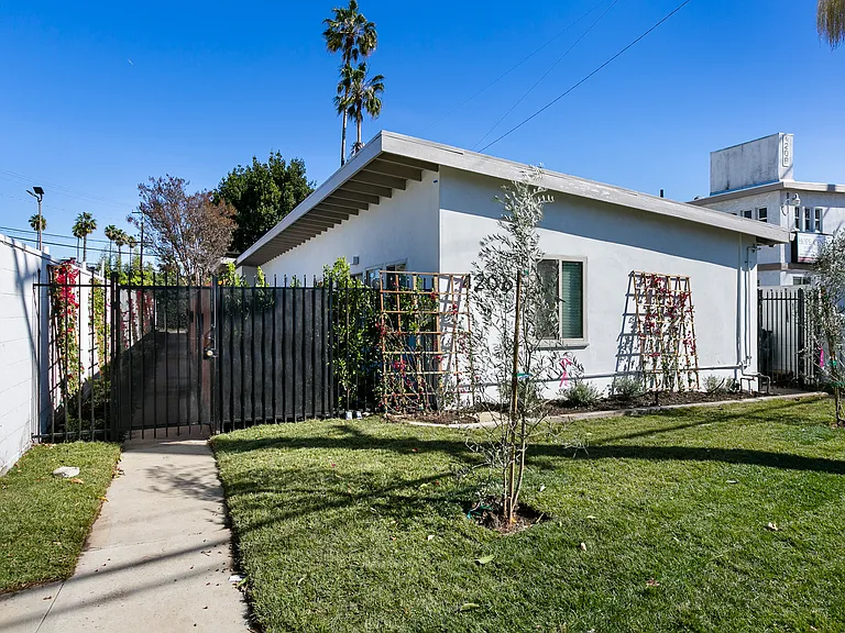 4206 S Centinela Ave #A — Photo 3