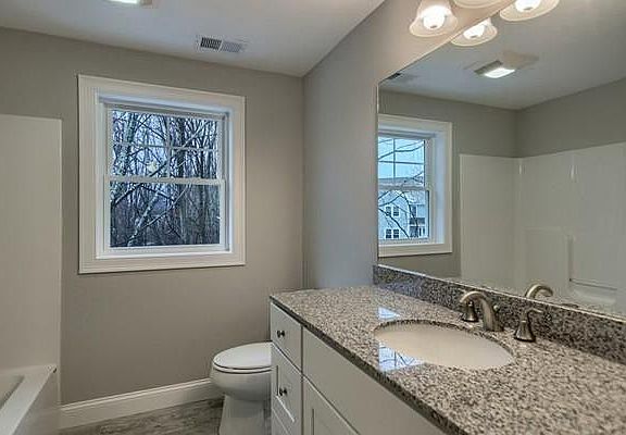 4th image of 95 Sarina Way
