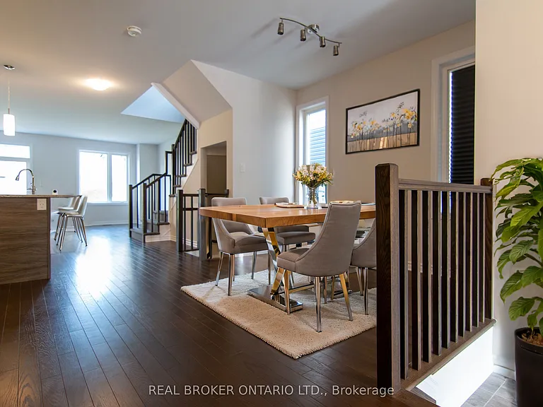 1022 Kijik Cres — Photo 3
