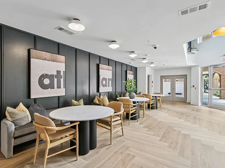 Avana on Main — Photo 20