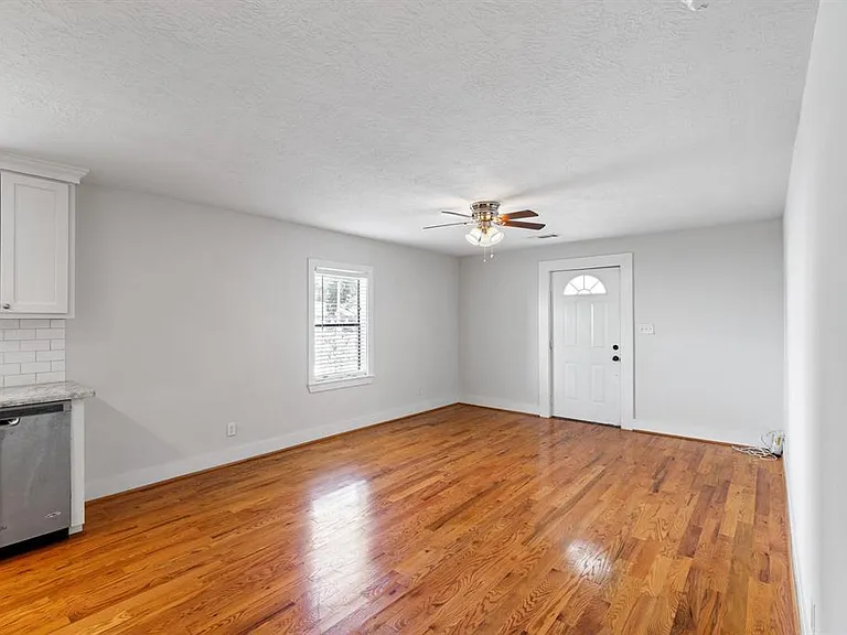 1305 Idylwild St — Photo 26