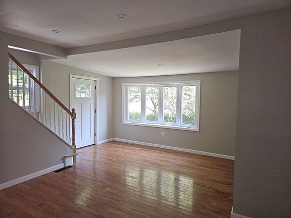 3rd image of 73 Oakland Ave