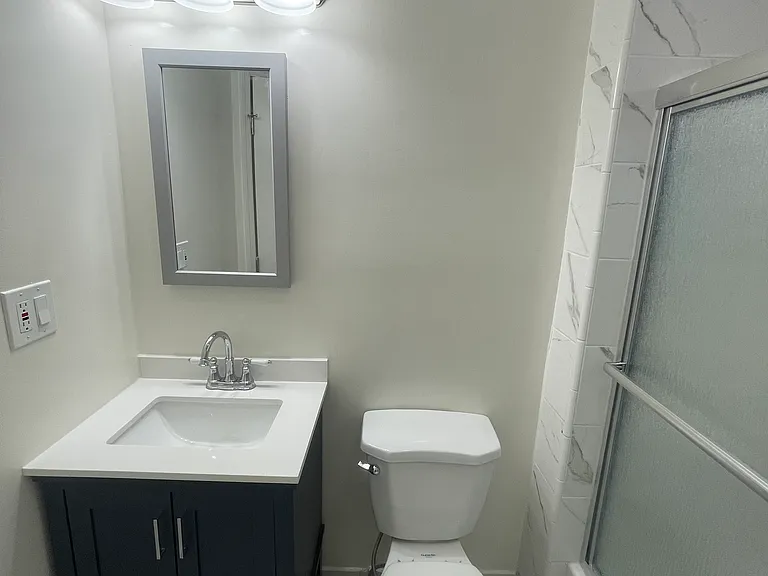 5217 Lexington Ave — Photo 8