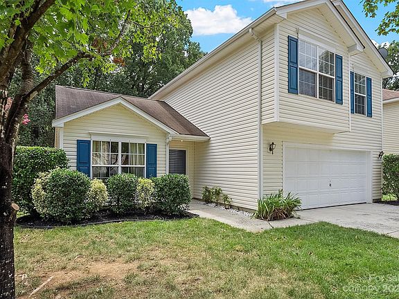 4th image of 9006 Arbor Creek Dr