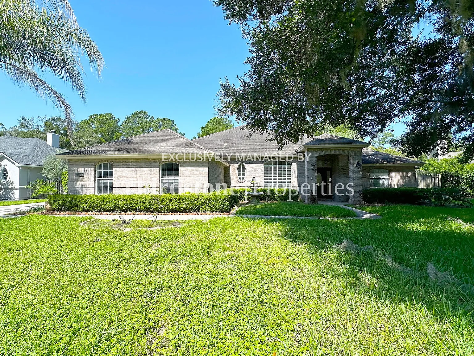 Private Pool Home in the Heart of Mandarin — Photo 1