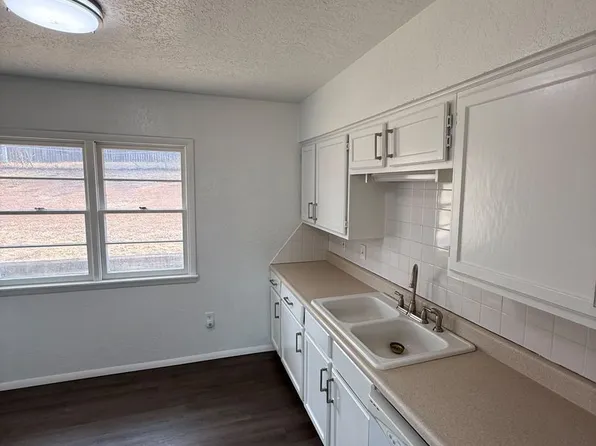 2325 NW 35th St, Lawton, OK 73505