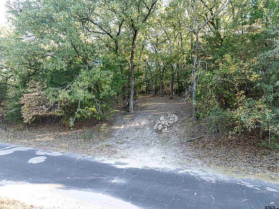 3rd image of 555 Holly Ln #559
