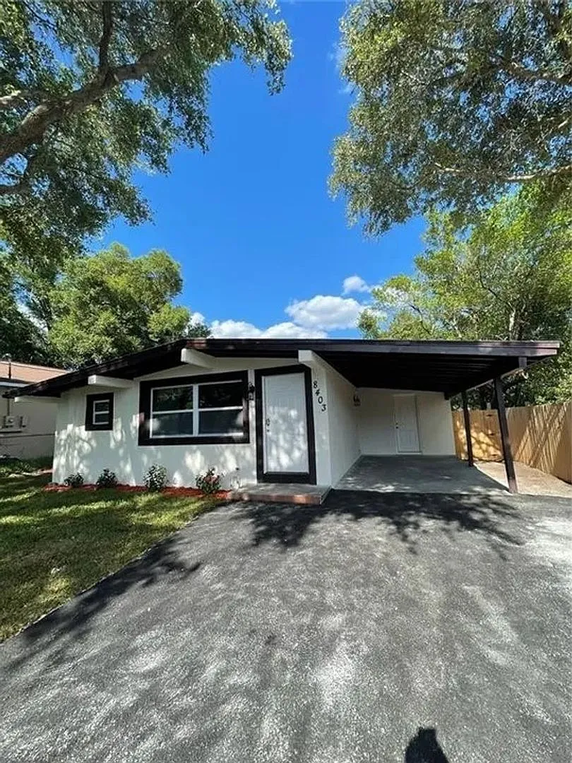 Charming 3BR House in Tampa — Photo 1