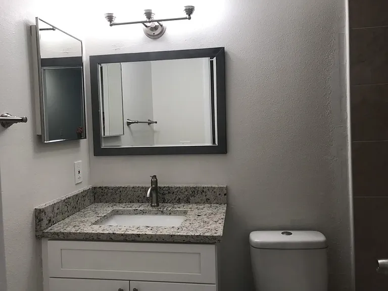 813 Oak Manor Cir — Photo 4