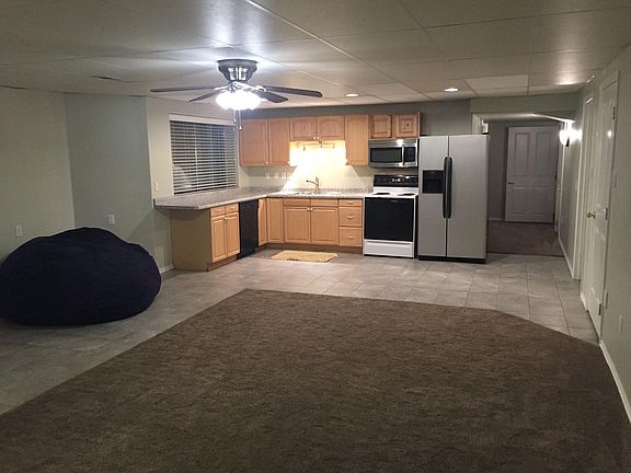 3rd image of 961 W Greenoaks Dr