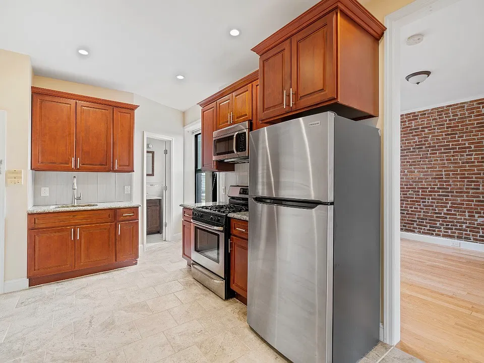 152 New York Ave #11