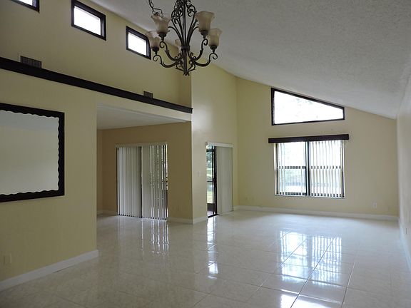 5th image of 166 Sparrow Dr APT 2B