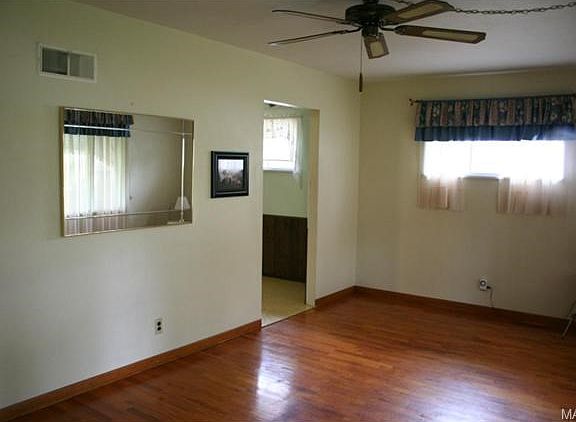 3rd image of 2714 Kenny Dr