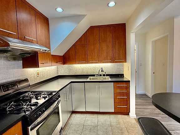 2nd image of 6917 Little Neck Pkwy Floor 1